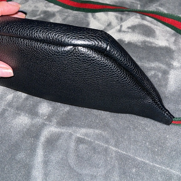 🍎SOLD🍎Gucci black leather belt bag excellent condition green n red strap - Picture 6 of 17